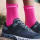 Calcetines Compressport Pro Racing Socks v.4 Ultralight Run High Rosa Fluor