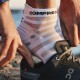 Calcetines COMPRESSPORT Pro Racing Socks V4.0 Ultralight Run Low Blanco