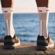 Calcetines COMPRESSPORT Pro Racing Socks V4.0 Run High Blanco